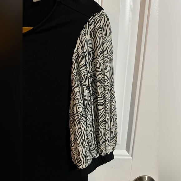 Tahari Black and White Zebra Sleeve Blouse - Picture 3 of 7